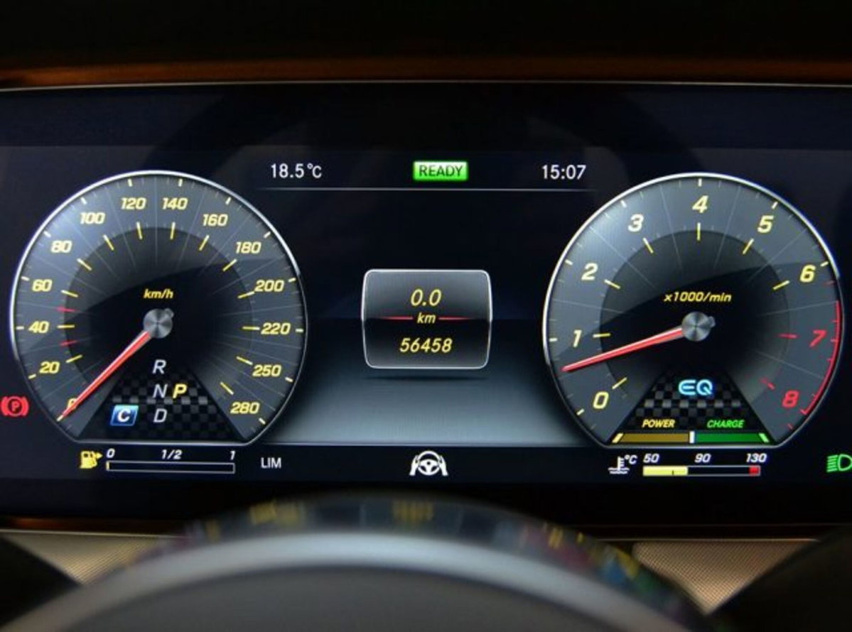 Mercedes-Benz Classe E Cabrio 53 4Matic+ EQ-Boost Cabrio AMG (16)
