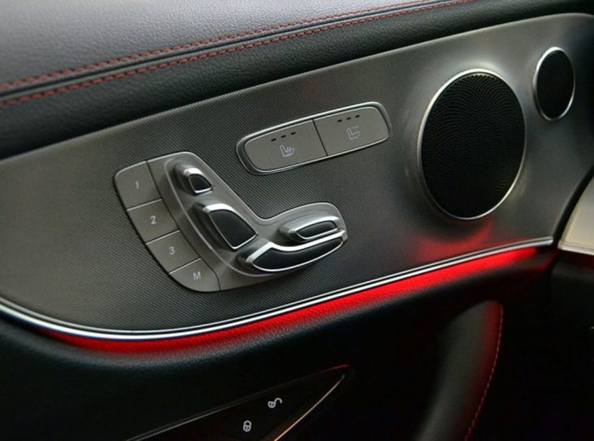 Mercedes-Benz Classe E Cabrio 53 4Matic+ EQ-Boost Cabrio AMG (17)