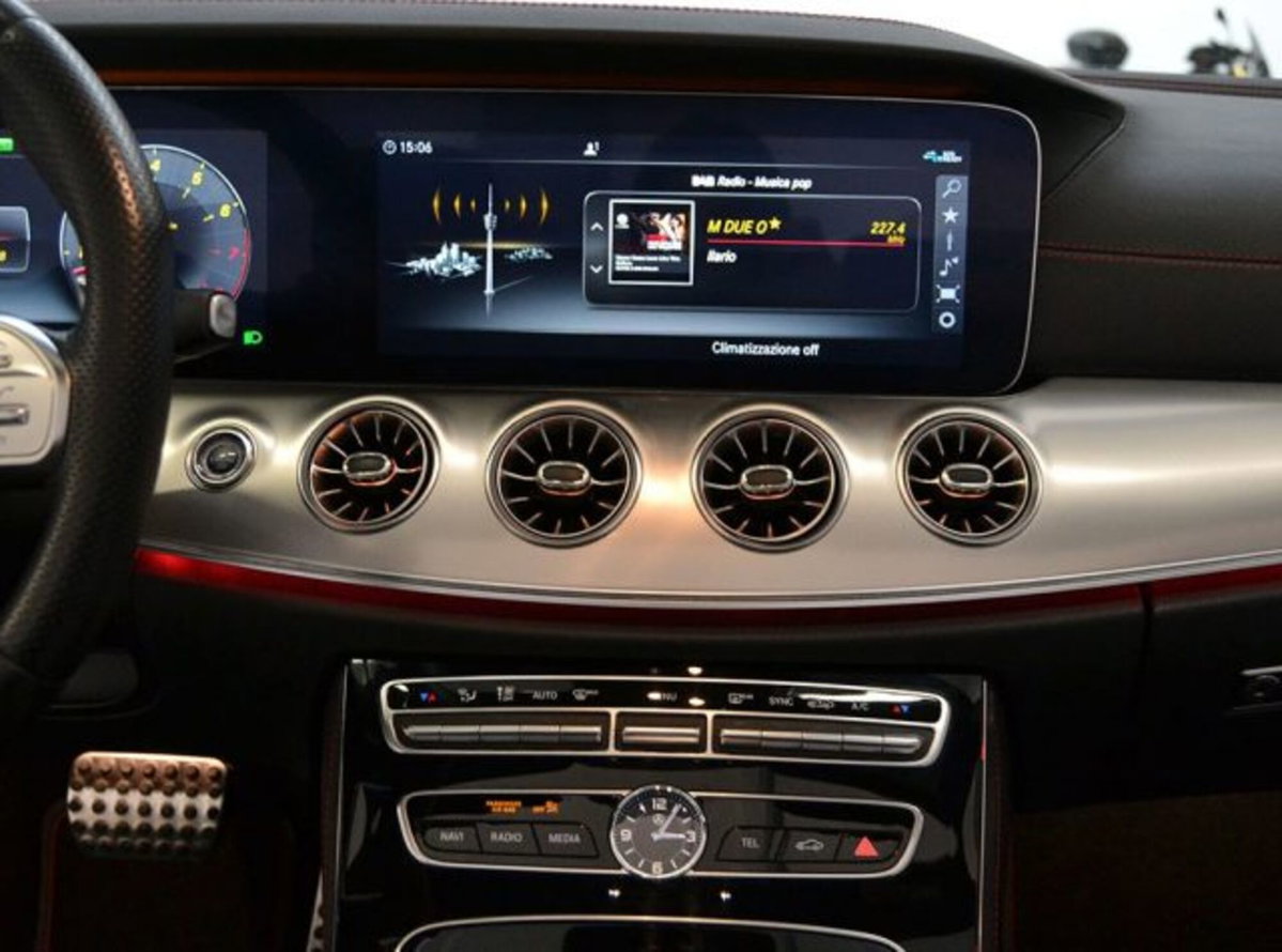 Mercedes-Benz Classe E Cabrio 53 4Matic+ EQ-Boost Cabrio AMG (9)