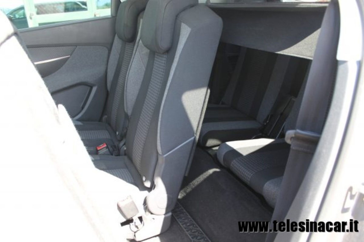 Peugeot 5008 BlueHDi 150 S&S Business (8)