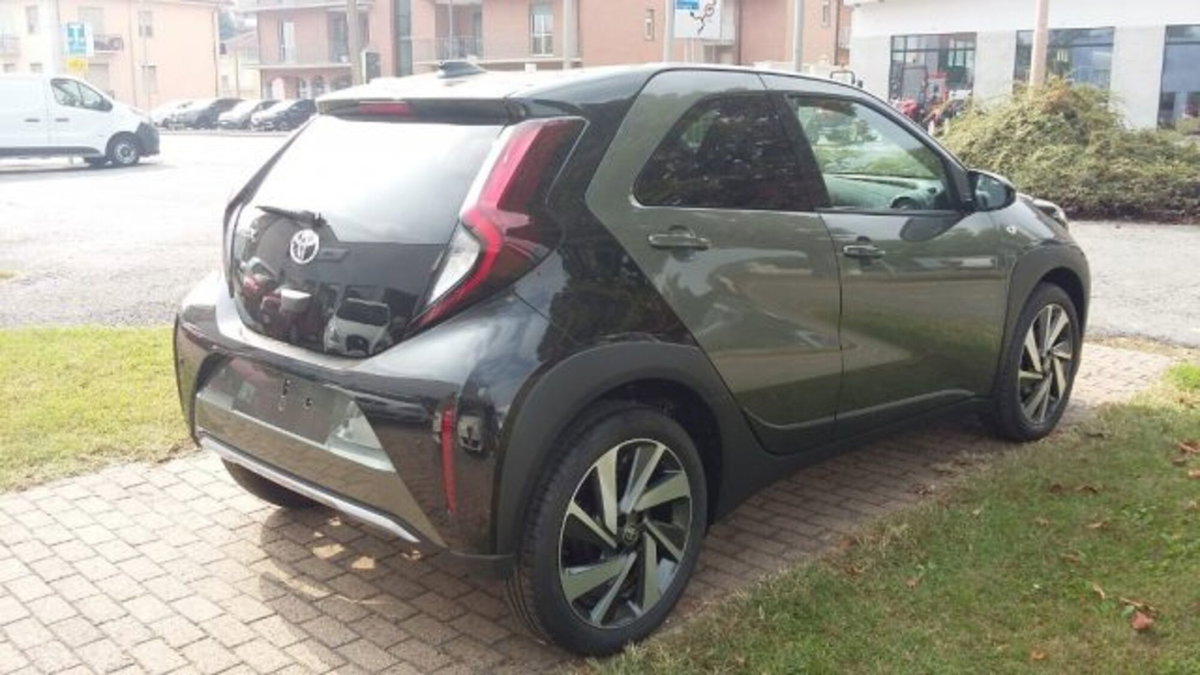Toyota Aygo X 1.0 VVT-i 72 CV 5 porte Limited Air (3)