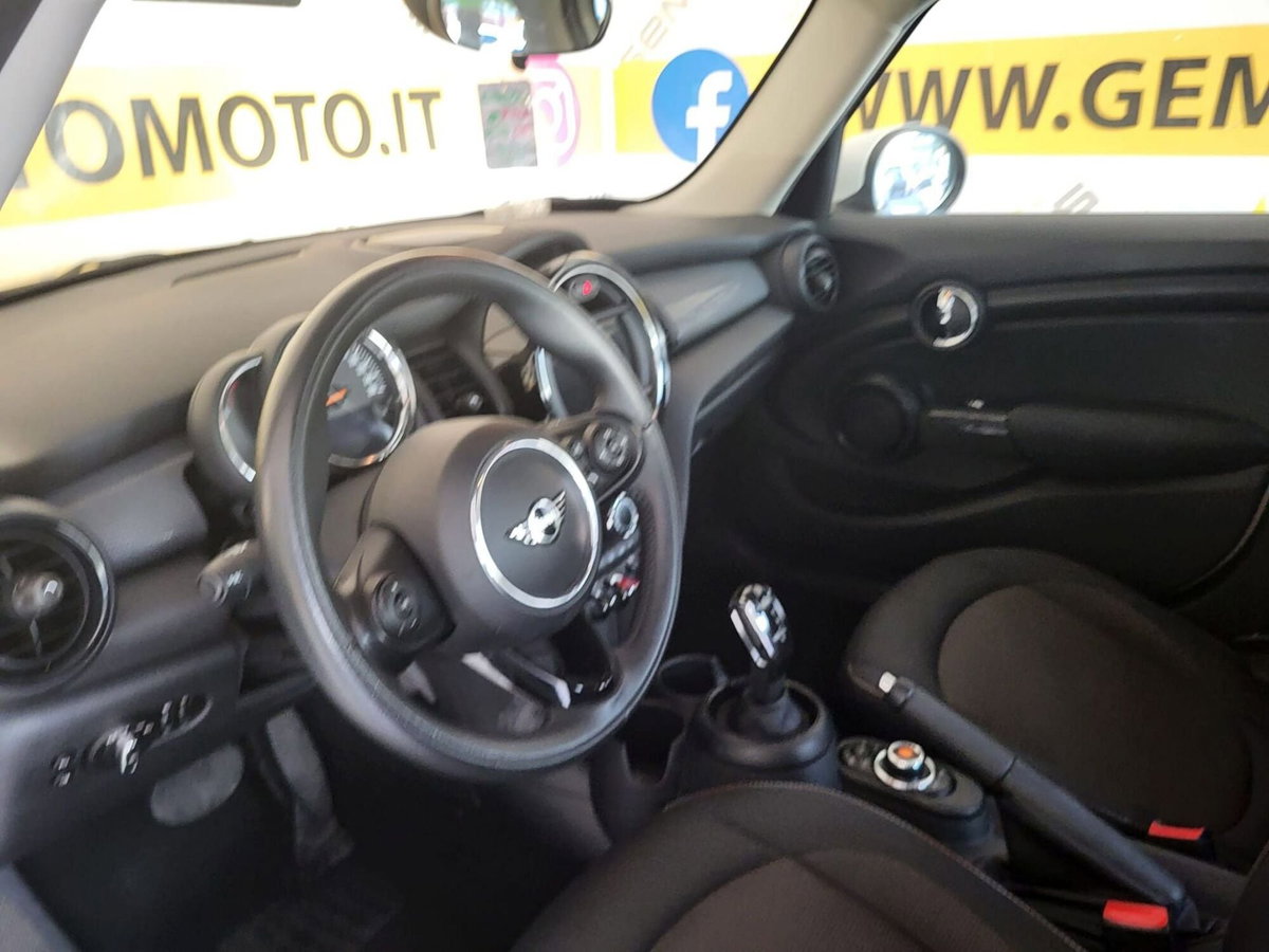 MINI Mini 1.5 Cooper Business 5 porte (13)