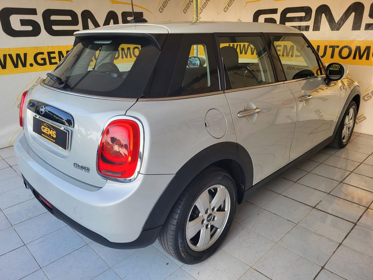 MINI Mini 1.5 Cooper Business 5 porte (6)