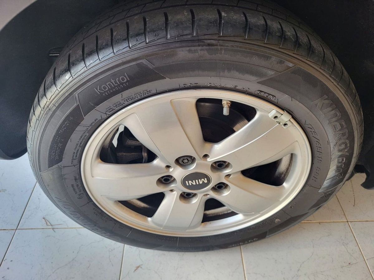 MINI Mini 1.5 Cooper Business 5 porte (7)
