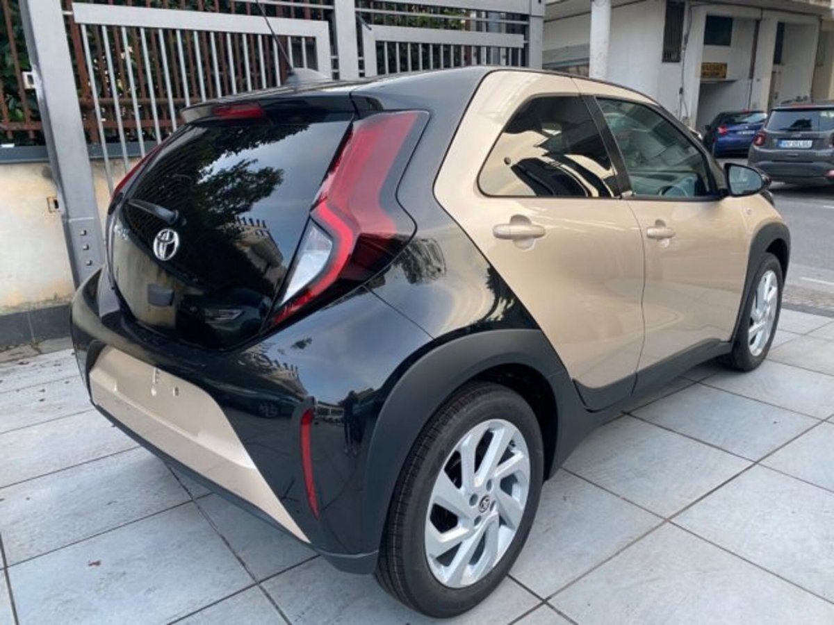 Toyota Aygo X 1.0 VVT-i 72 CV 5p. Undercover S-CVT (11)