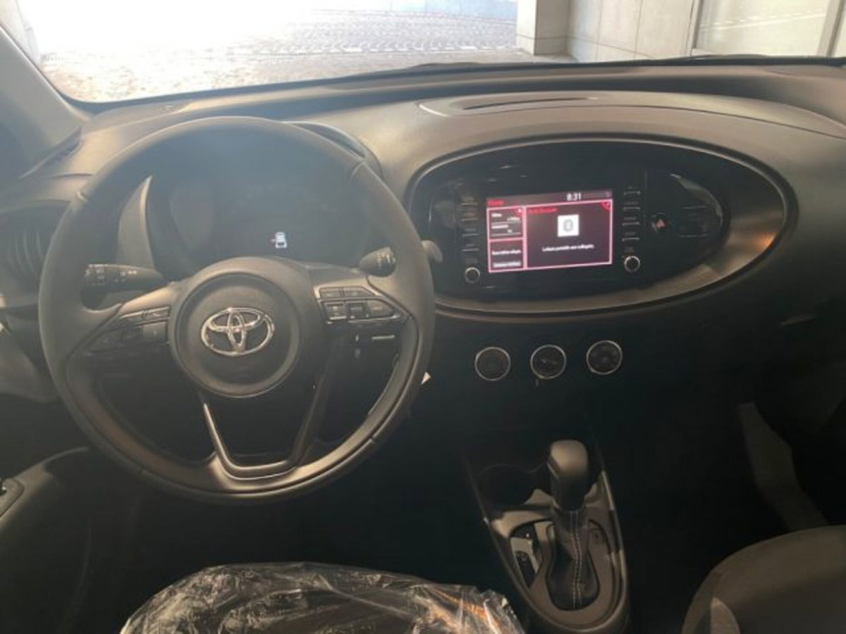 Toyota Aygo X 1.0 VVT-i 72 CV 5p. Undercover S-CVT (13)