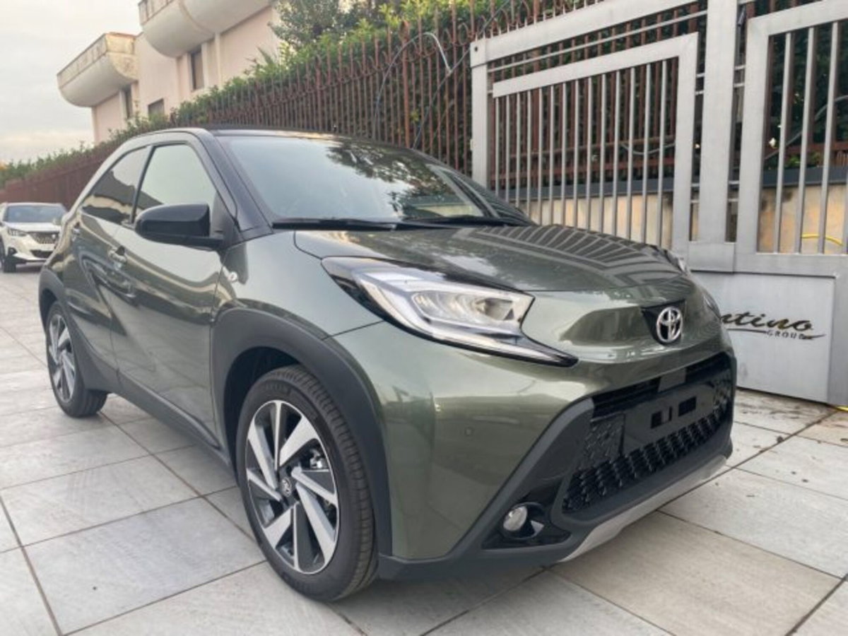 Toyota Aygo X 1.0 VVT-i 72 CV 5p. Undercover S-CVT (3)