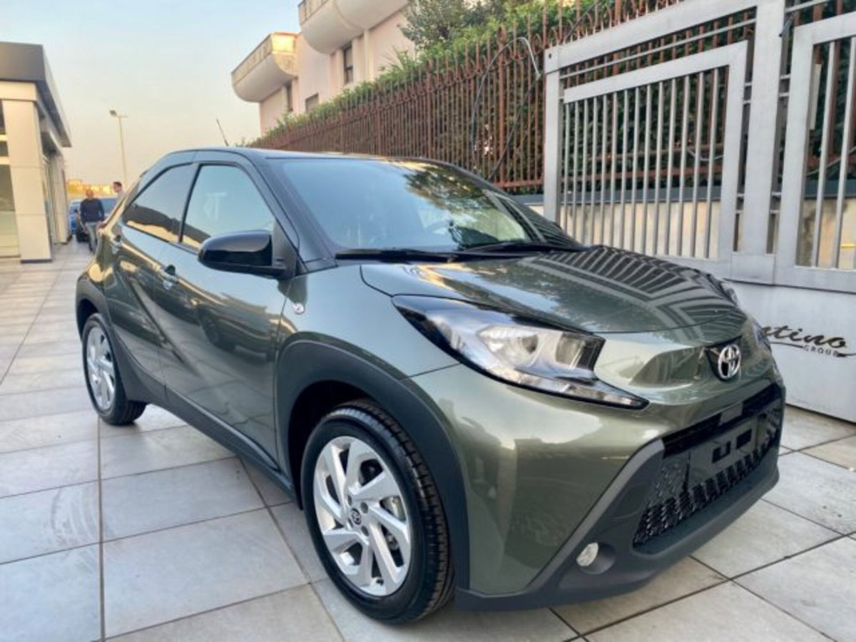 Toyota Aygo X 1.0 VVT-i 72 CV 5p. Undercover S-CVT (5)