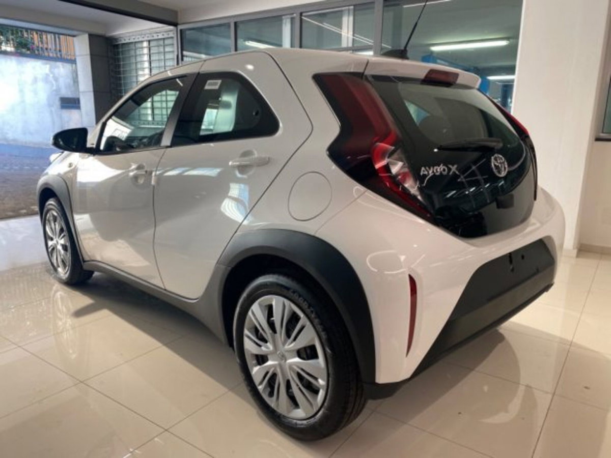 Toyota Aygo X 1.0 VVT-i 72 CV 5p. Undercover S-CVT (7)