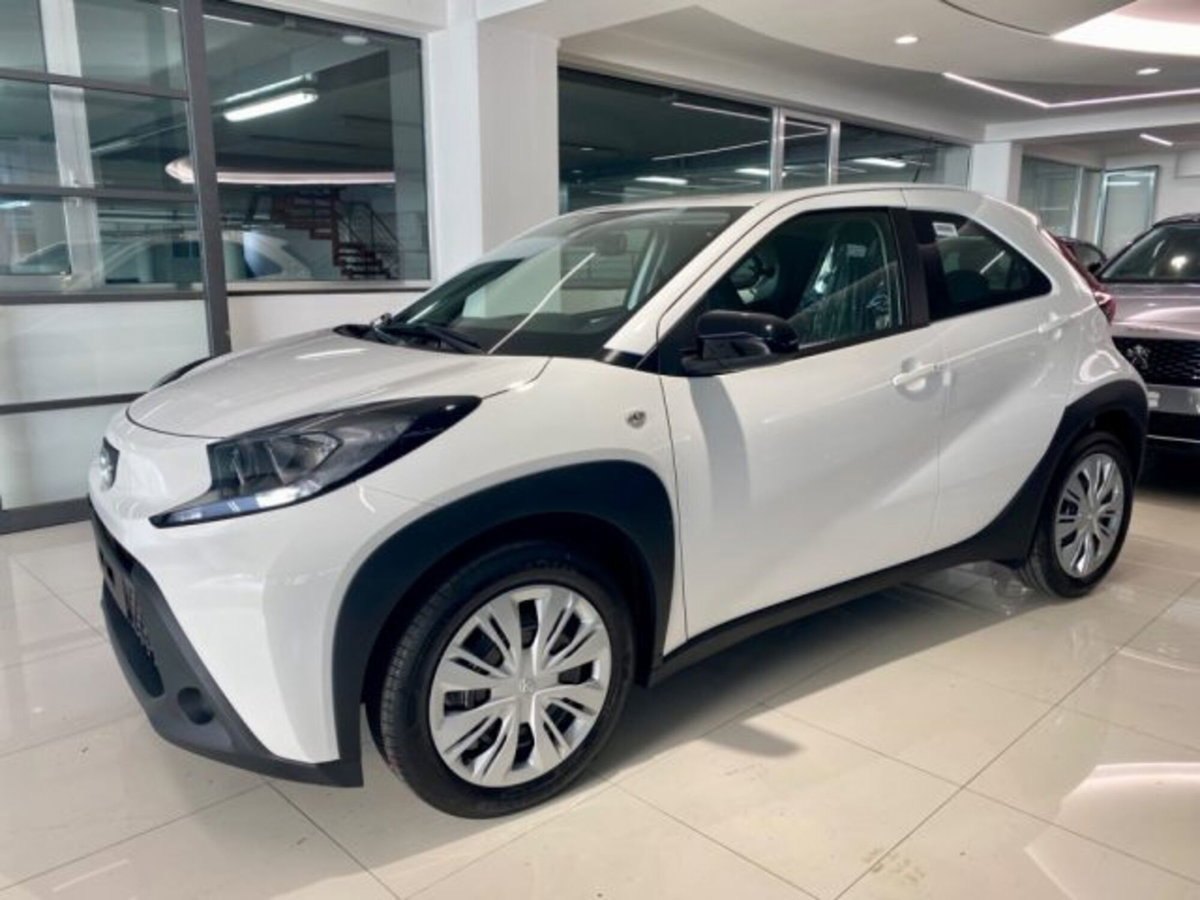 Toyota Aygo X 1.0 VVT-i 72 CV 5p. Undercover S-CVT (9)