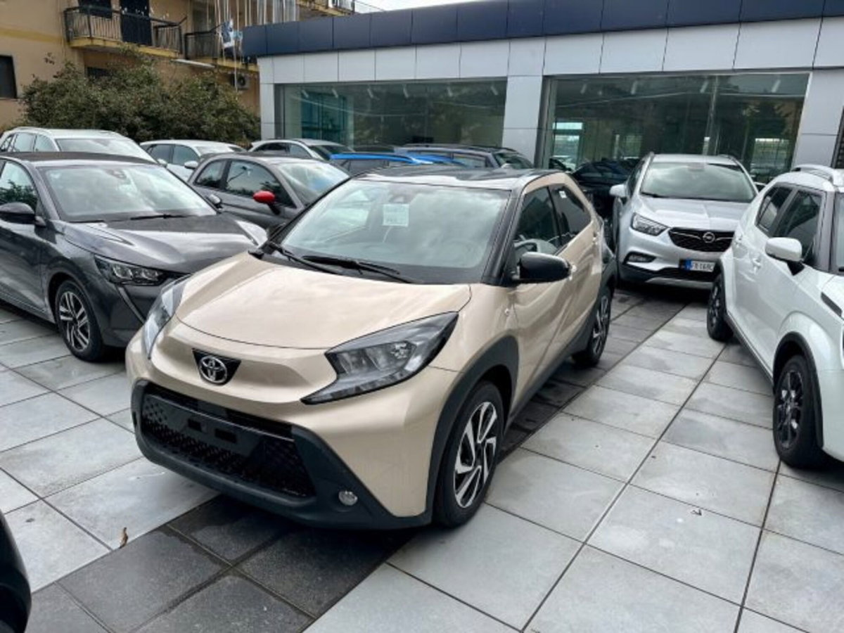 Toyota Aygo X 1.0 VVT-i 72 CV 5 porte Limited S-CVT (3)