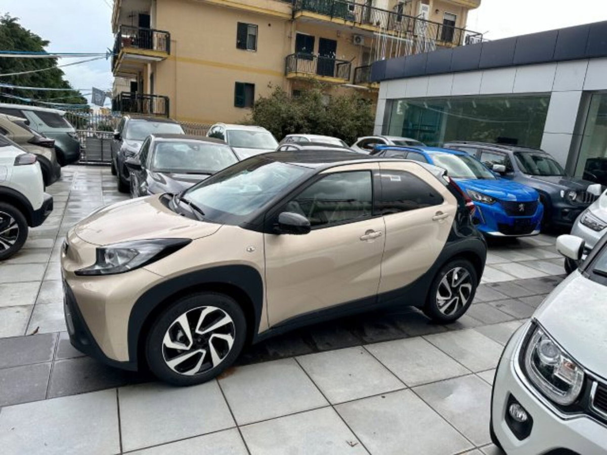 Toyota Aygo X 1.0 VVT-i 72 CV 5 porte Limited S-CVT (4)
