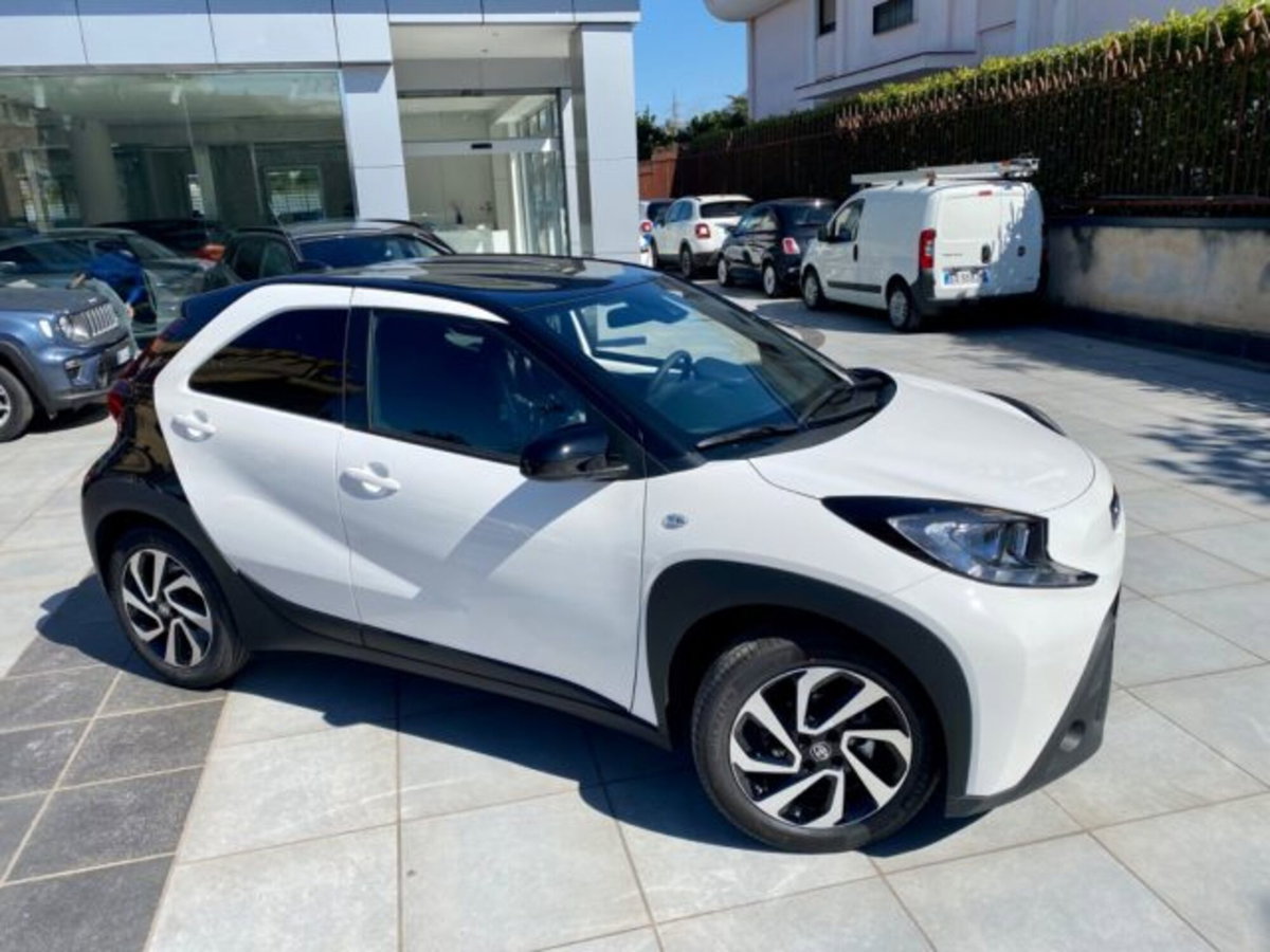Toyota Aygo X 1.0 VVT-i 72 CV 5 porte Limited S-CVT (9)