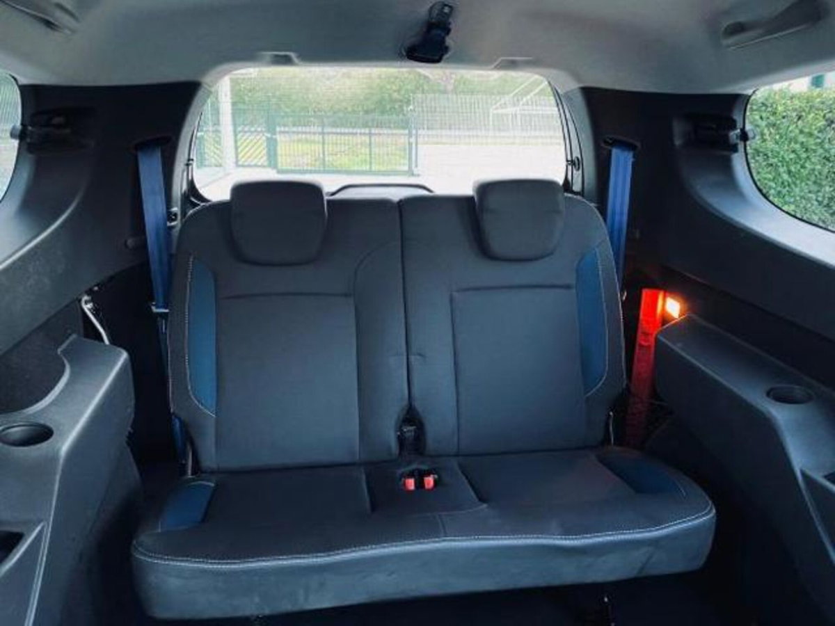 Dacia Lodgy 1.5 dCi 8V 110CV 5 posti Prestige (7)
