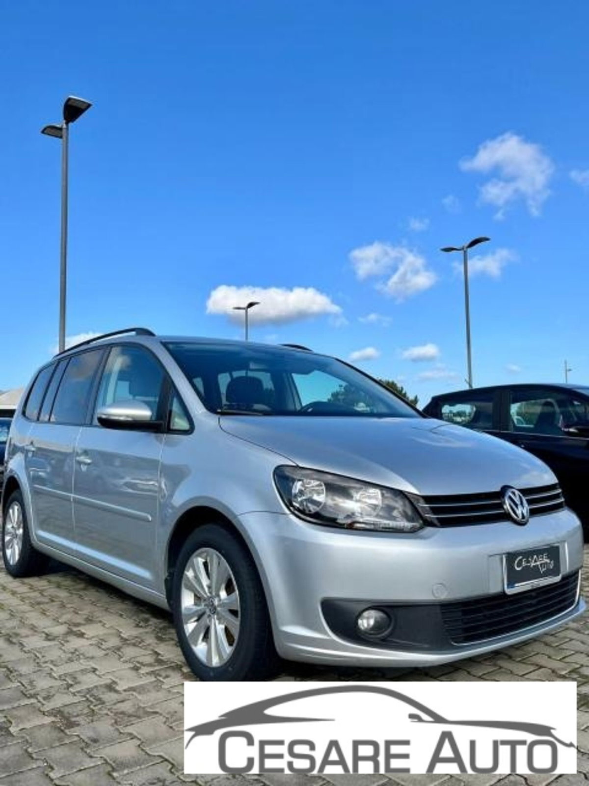 Volkswagen Touran 1.6 TDI DPF Comfortline BMT (2)