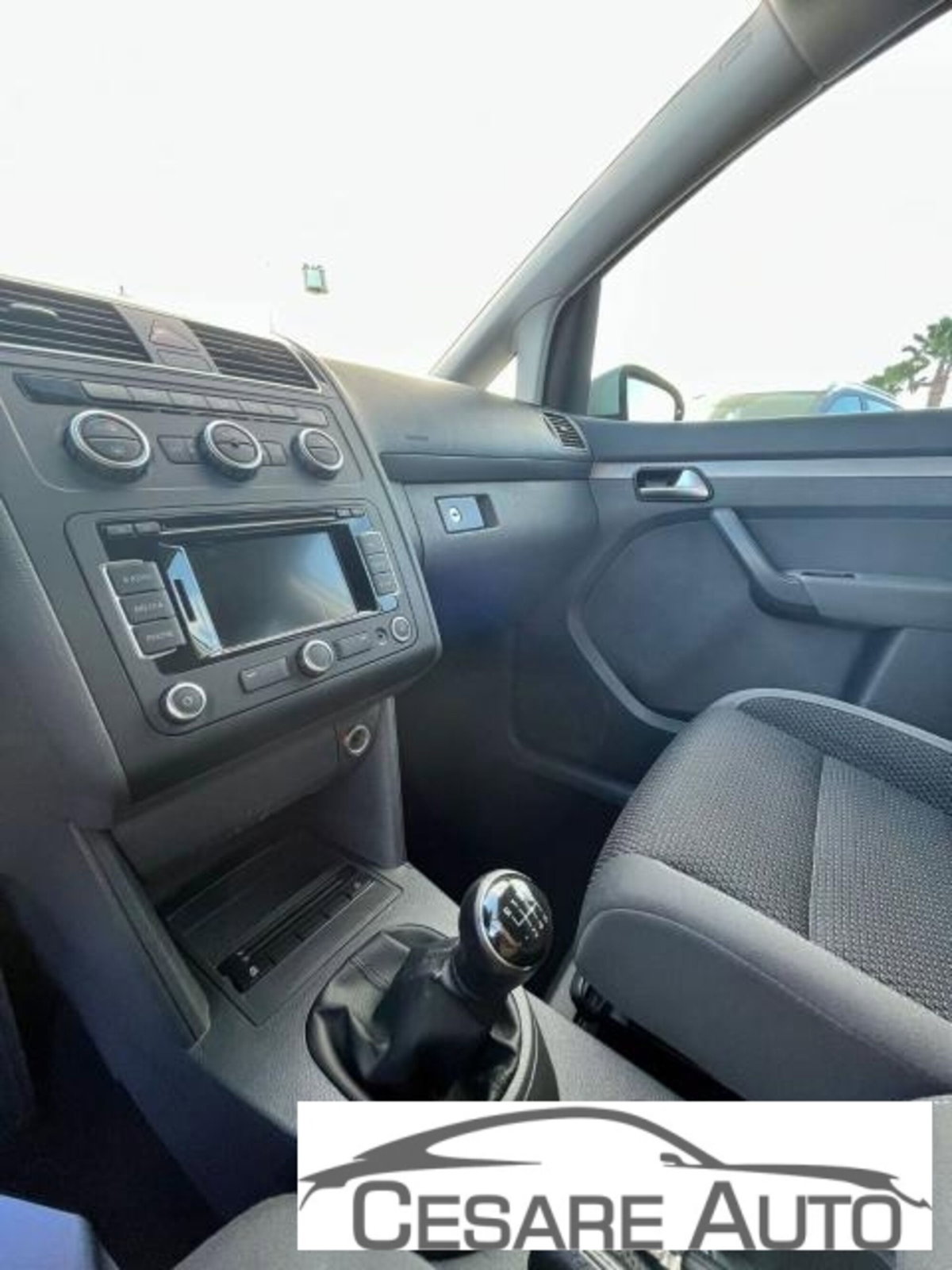 Volkswagen Touran 1.6 TDI DPF Comfortline BMT (9)