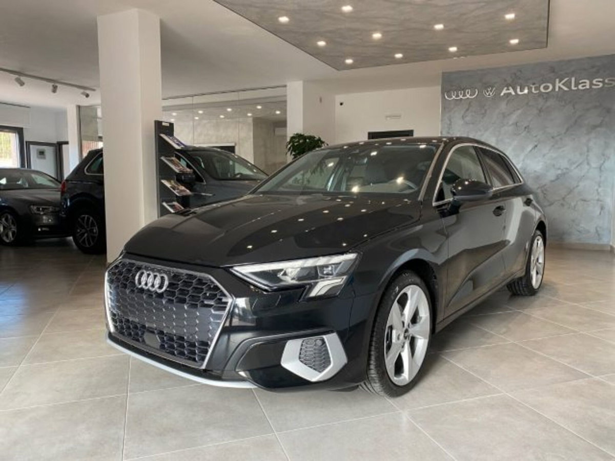 Audi A3 Sportback 2.0 tdi S line edition 116cv (2)