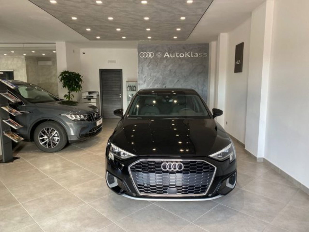 Audi A3 Sportback 2.0 tdi S line edition 116cv (3)