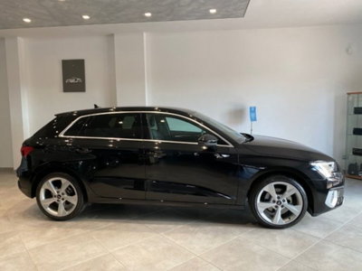 Audi A3 Sportback 2.0 tdi S line edition 116cv (4)