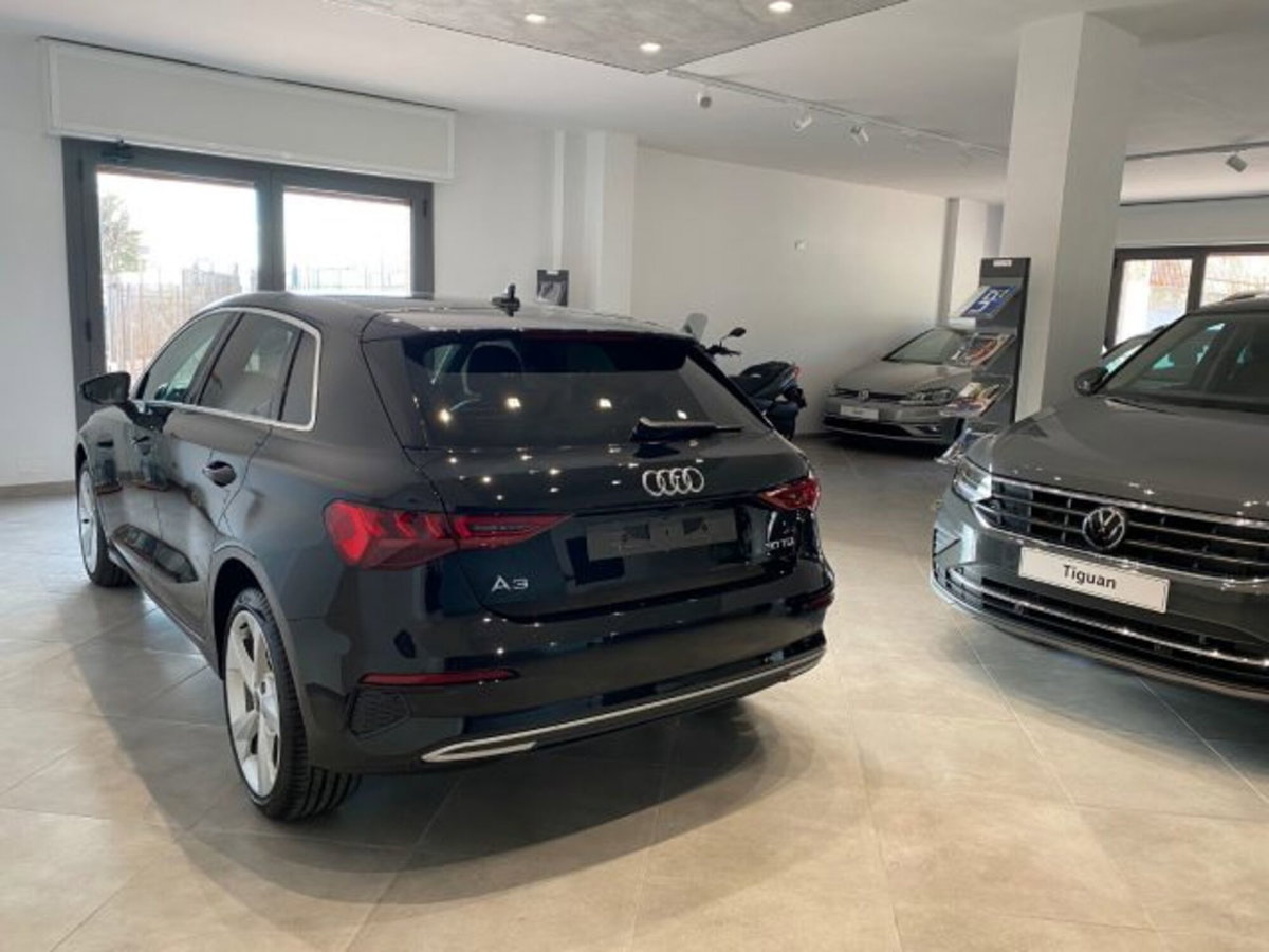 Audi A3 Sportback 2.0 tdi S line edition 116cv (5)