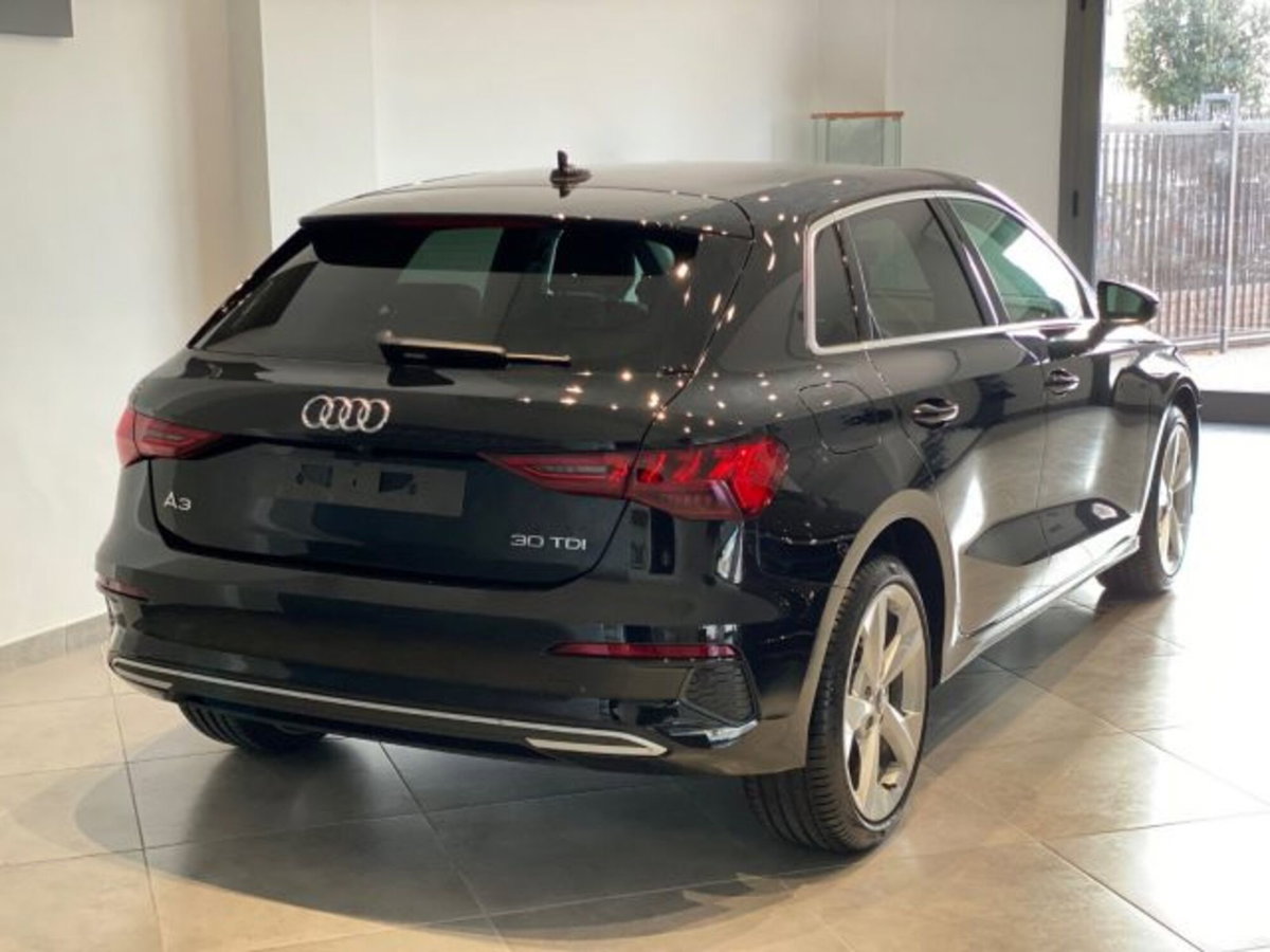 Audi A3 Sportback 2.0 tdi S line edition 116cv (6)