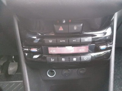 Peugeot 208 VTi 82 CV 3 porte Access (3)