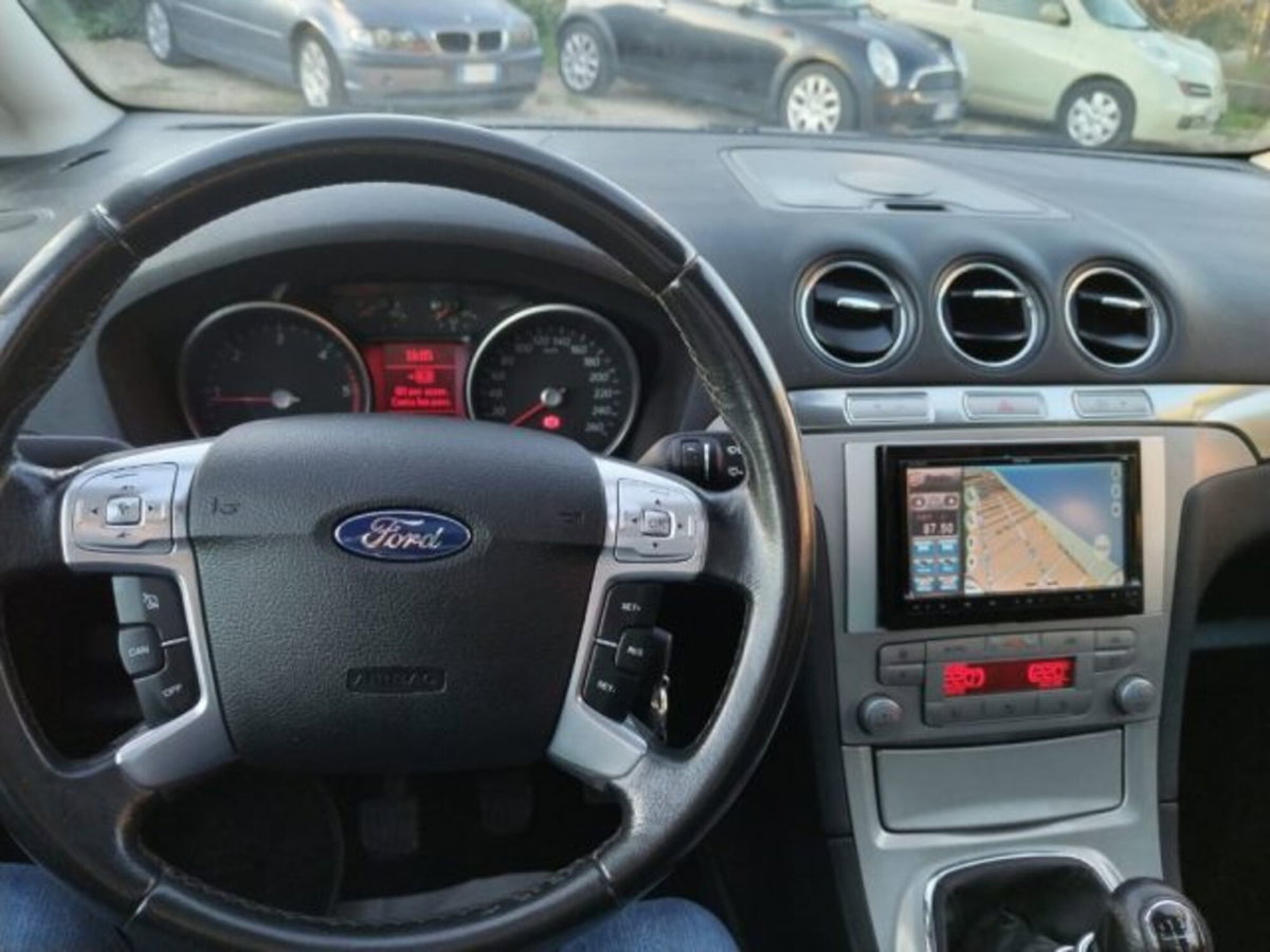 Ford S-Max 2.0 TDCi 140CV Titanium (10)