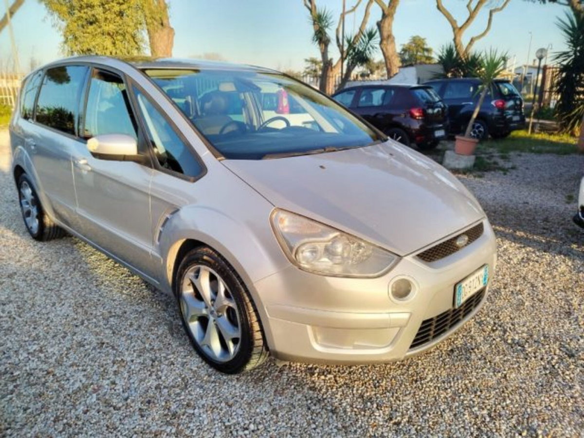 Ford S-Max 2.0 TDCi 140CV Titanium (2)