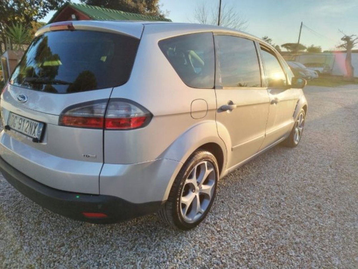 Ford S-Max 2.0 TDCi 140CV Titanium (4)