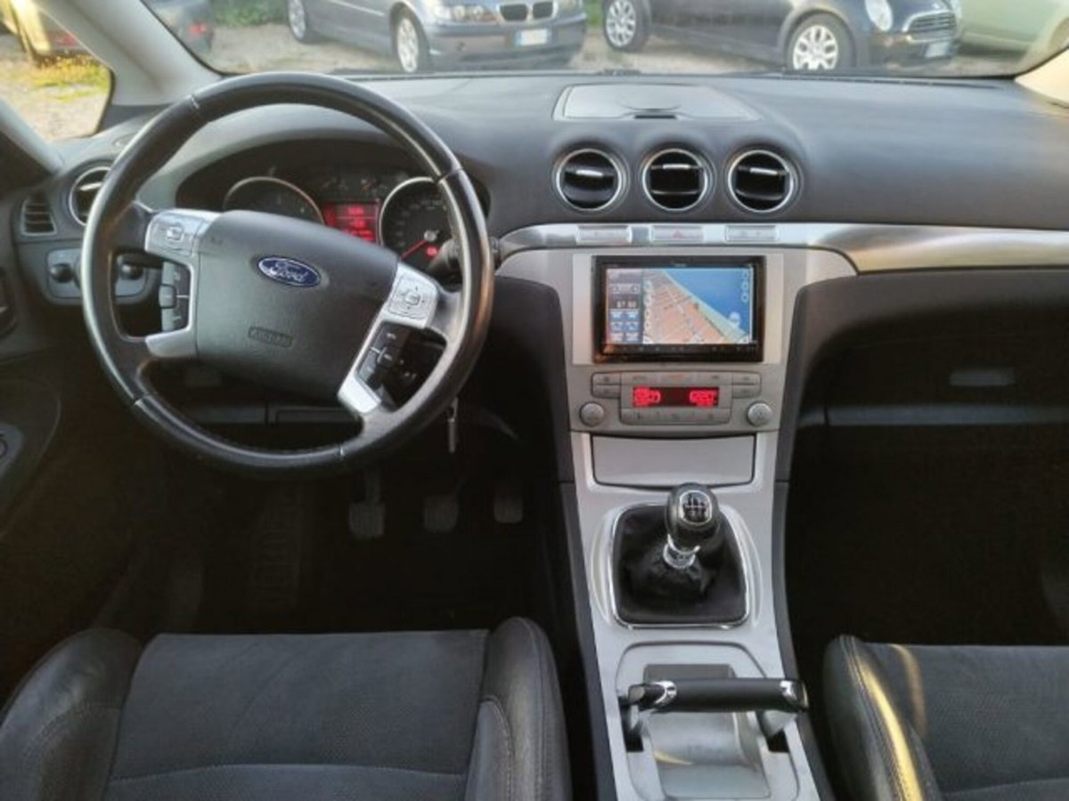Ford S-Max 2.0 TDCi 140CV Titanium (9)