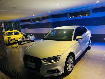 Audi A3 Sedan 30 TDI S tronic Business (15)