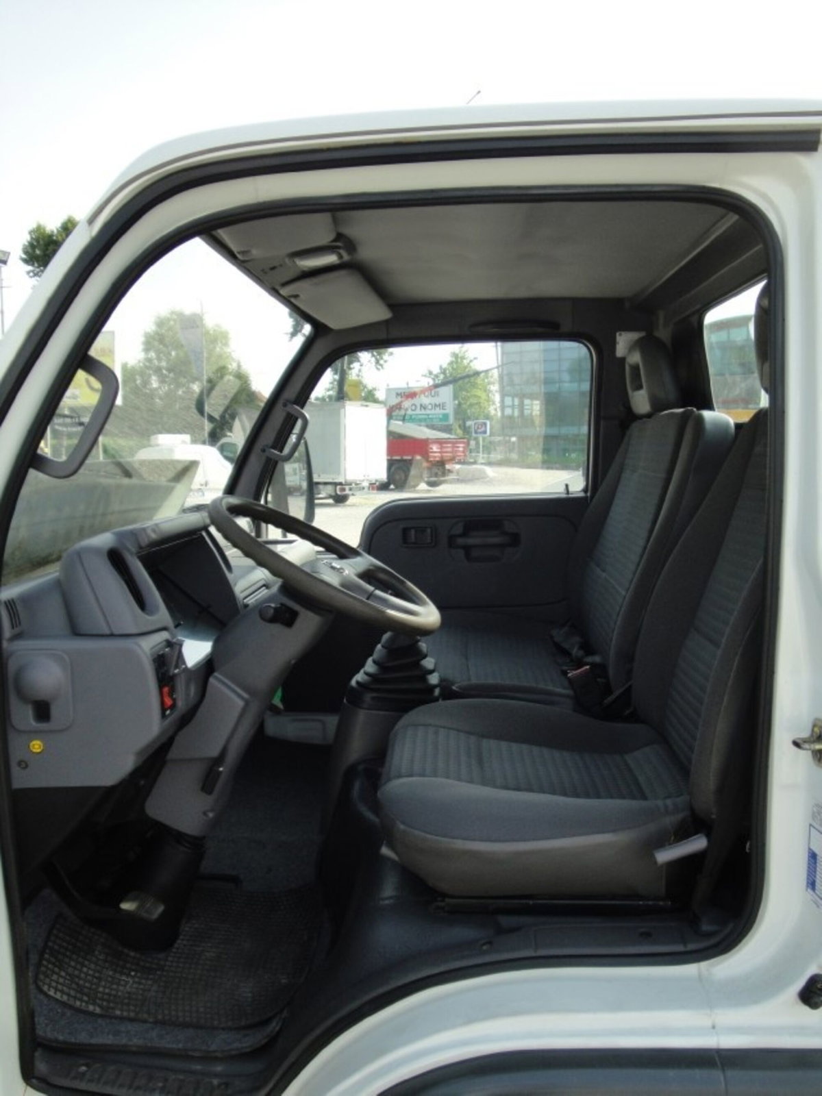 Nissan Cabstar 35.13 2.5 TDI 130CV PL-RG Cabinato Premium (6)