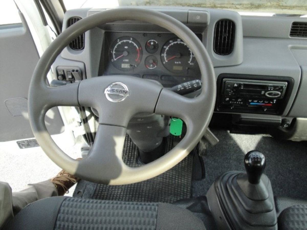 Nissan Cabstar 35.13 2.5 TDI 130CV PL-RG Cabinato Premium (7)