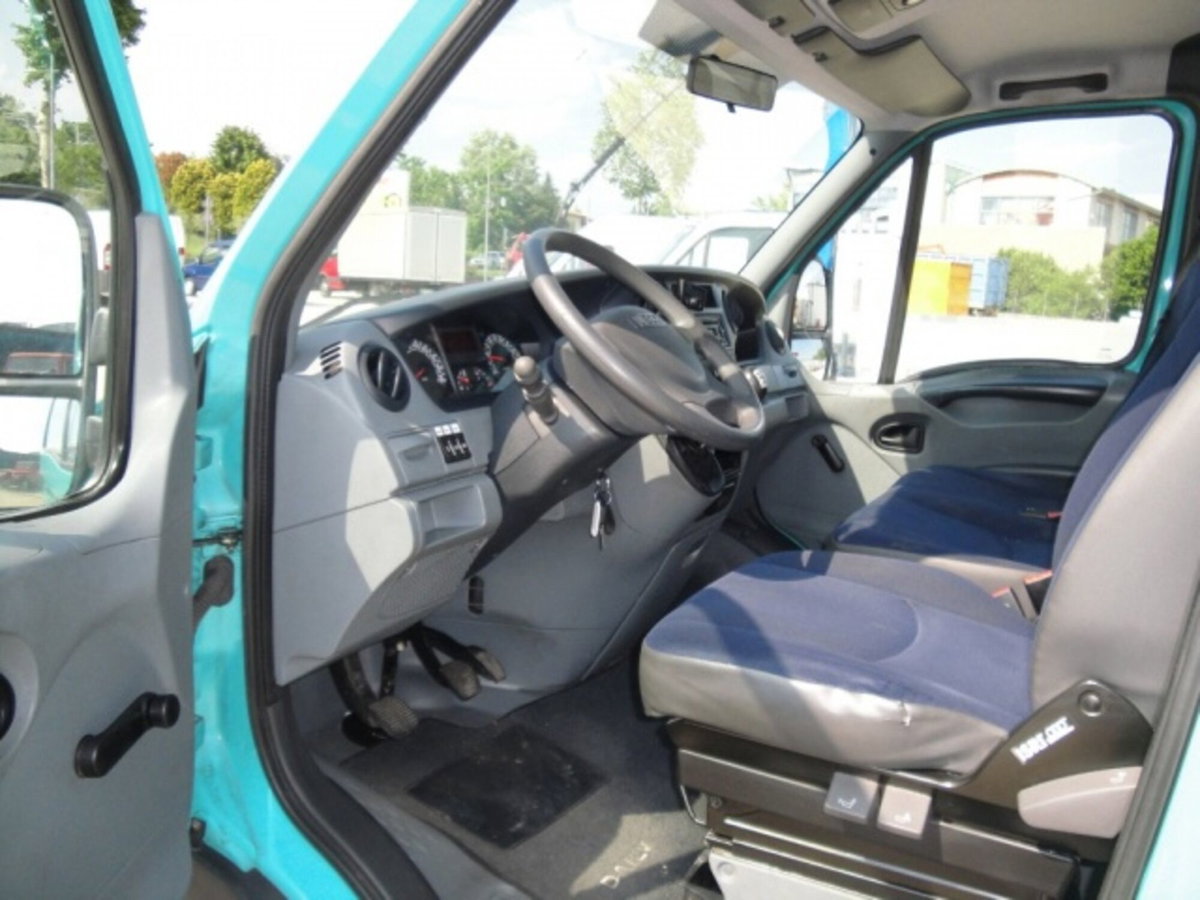 Iveco Daily Telaio 35C18 BTor 3.0 HPT PLM-RG Cabinato (5)