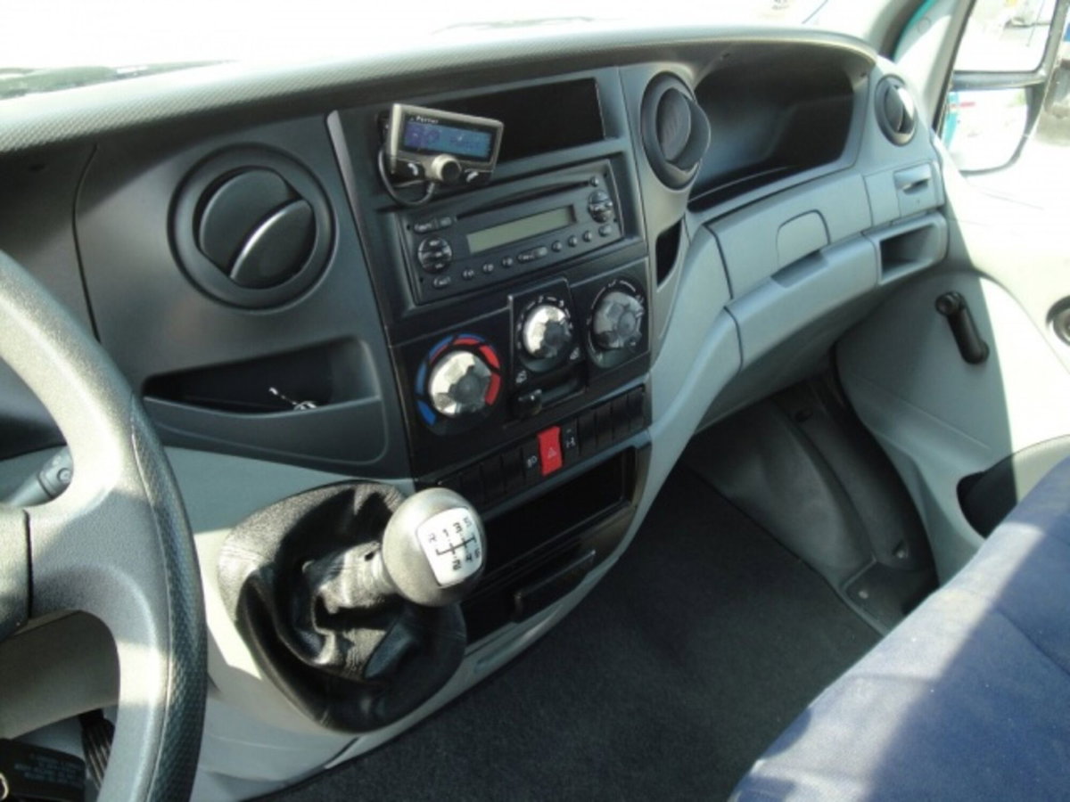 Iveco Daily Telaio 35C18 BTor 3.0 HPT PLM-RG Cabinato (7)