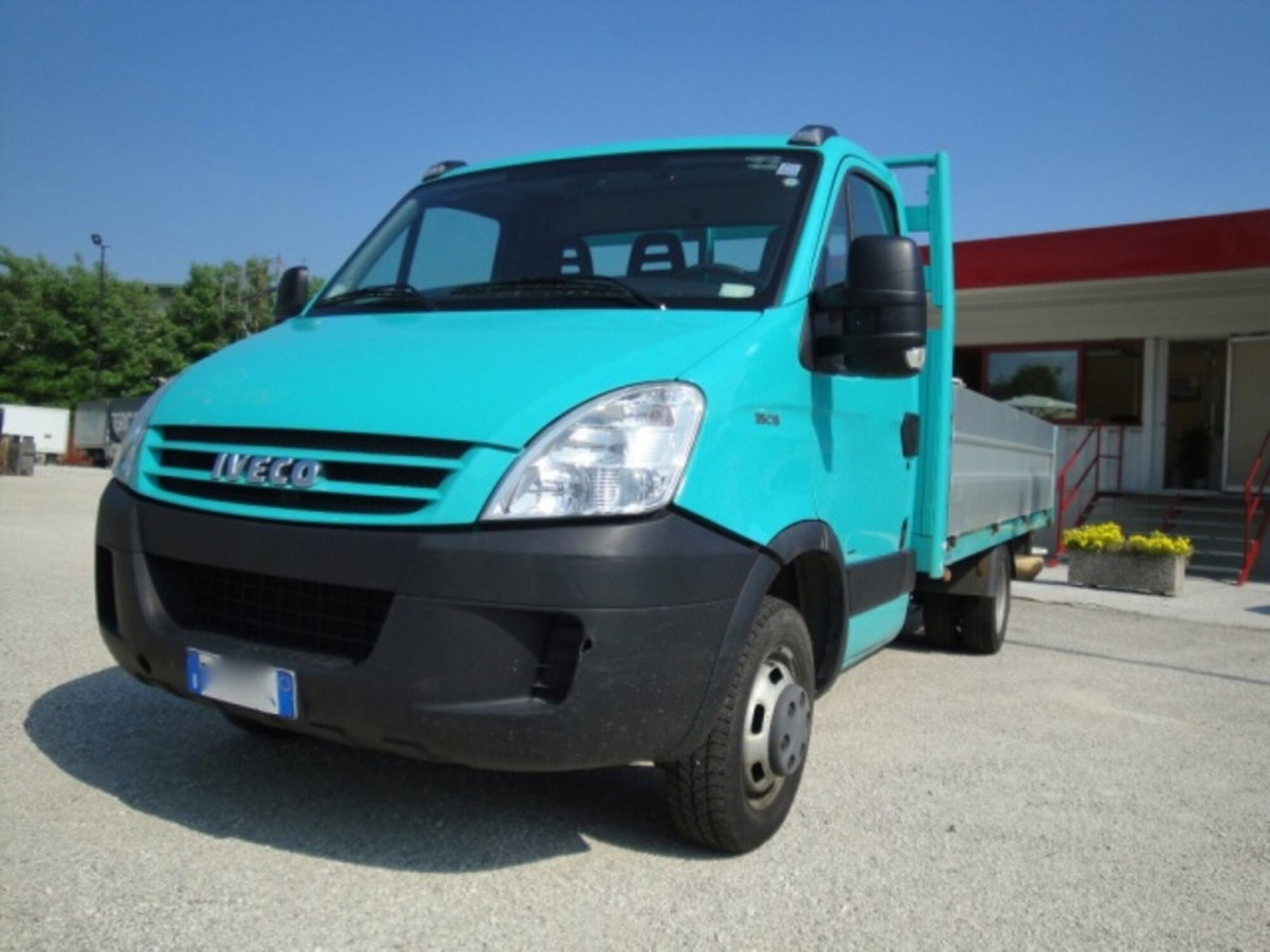 Iveco Daily Telaio 35C18 BTor 3.0 HPT PLM-RG Cabinato (8)