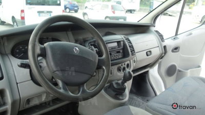 Renault Trafic Furgone 1.9 dCi/100 PC-TN Pass.Authent (10)