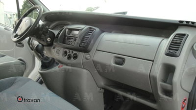 Renault Trafic Furgone 1.9 dCi/100 PC-TN Pass.Authent (14)