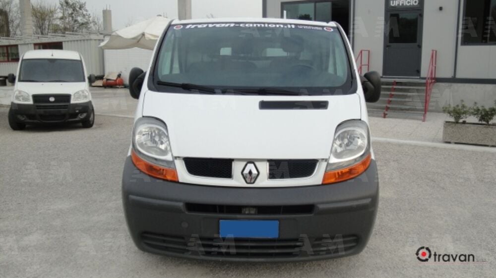 Renault Trafic Furgone 1.9 dCi/100 PC-TN Pass.Authent (2)