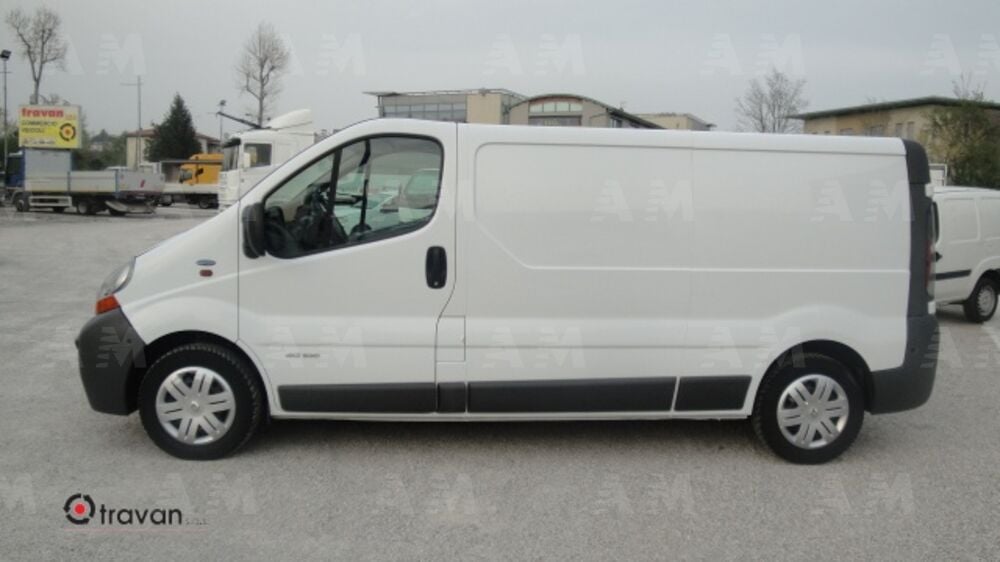 Renault Trafic Furgone 1.9 dCi/100 PC-TN Pass.Authent (3)
