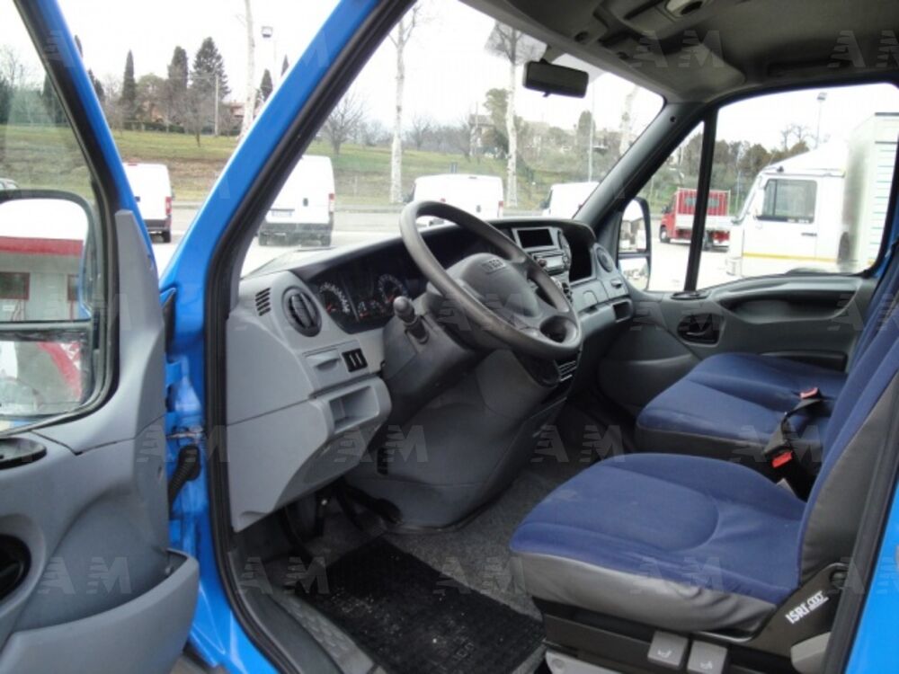 Iveco Daily Telaio 35C15 BTor 3.0 HPT PLM-RG Cabinato (6)