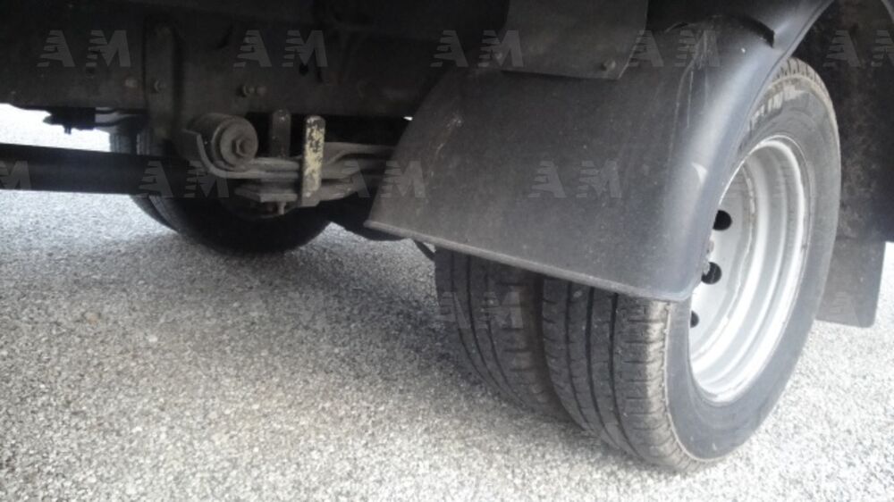 Nissan Cabstar 35.13 2.5 TDI 130CV PL-DC-RG Cabinato Comfort (10)