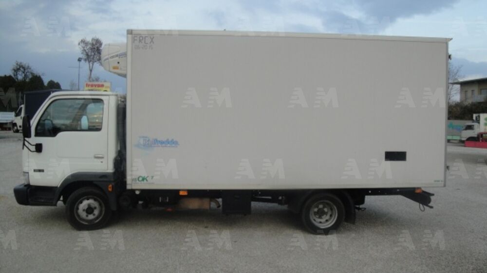 Nissan Cabstar 35.13 2.5 TDI 130CV PL-DC-RG Cabinato Comfort (4)