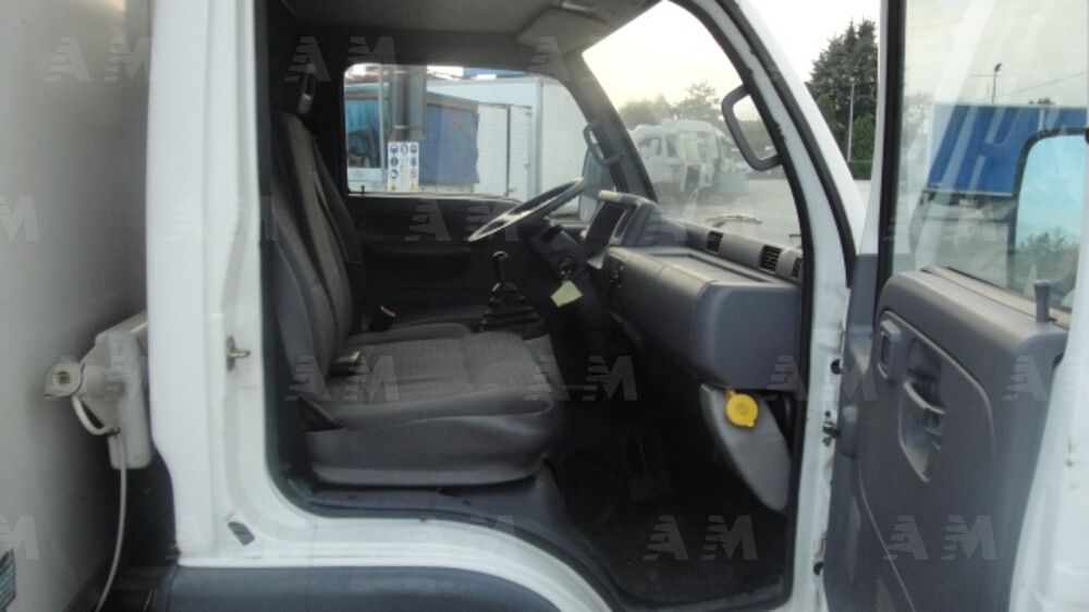 Nissan Cabstar 35.13 2.5 TDI 130CV PL-DC-RG Cabinato Comfort (6)