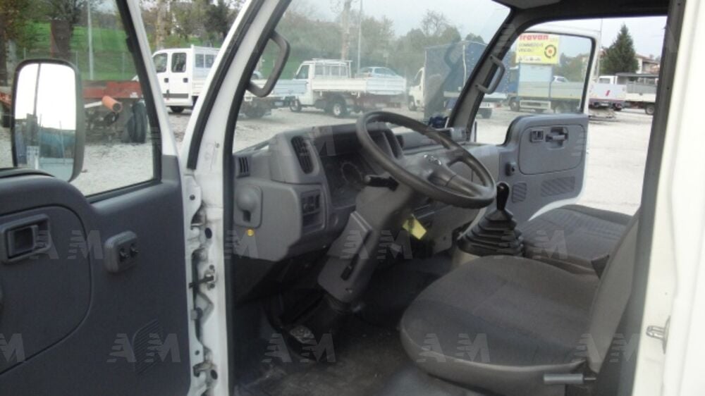 Nissan Cabstar 35.13 2.5 TDI 130CV PL-DC-RG Cabinato Comfort (7)