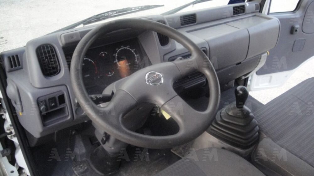 Nissan Cabstar 35.13 2.5 TDI 130CV PL-DC-RG Cabinato Comfort (8)