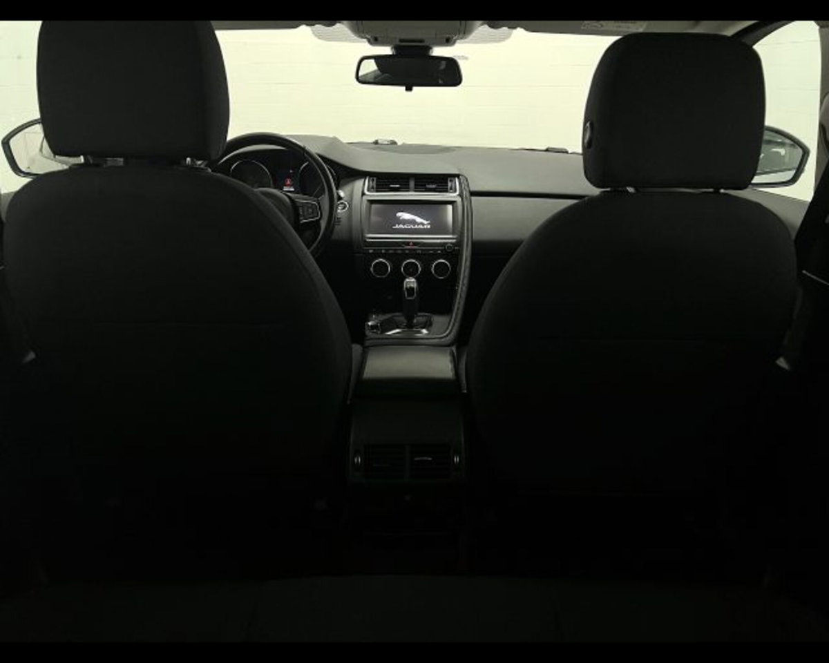 Jaguar E-Pace 2.0D 150 CV AWD (12)