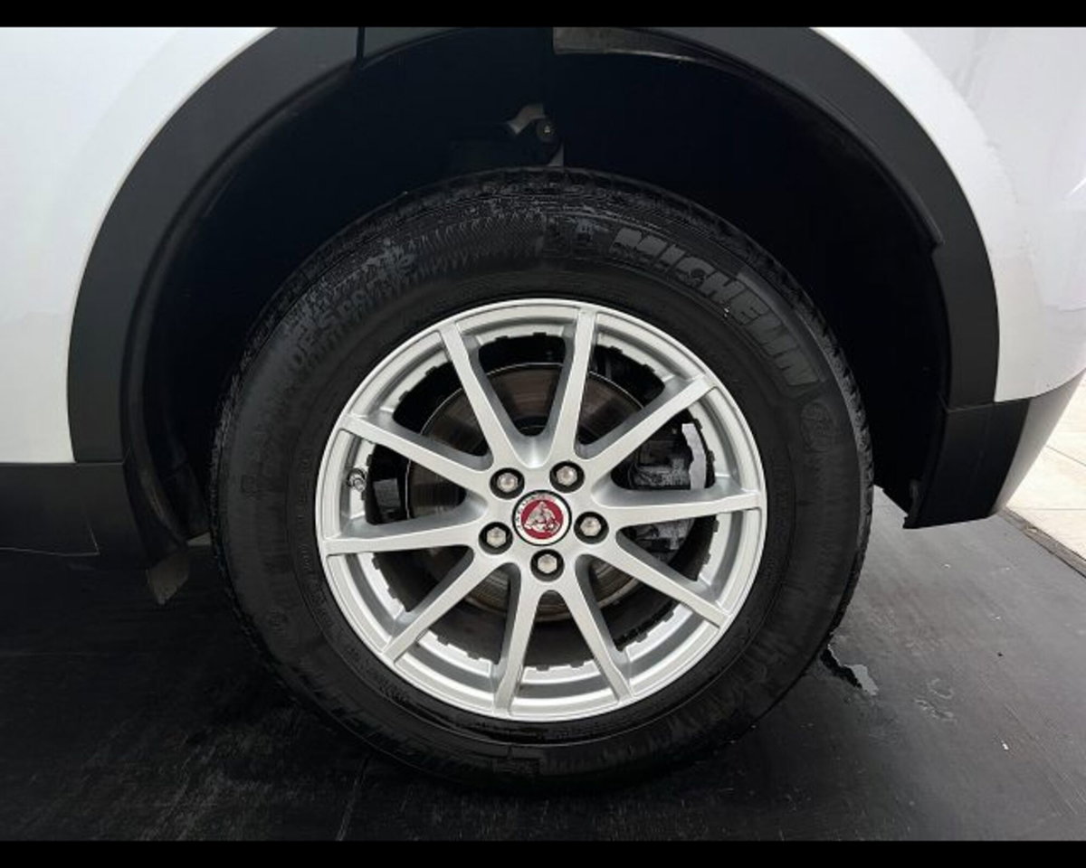 Jaguar E-Pace 2.0D 150 CV AWD (7)