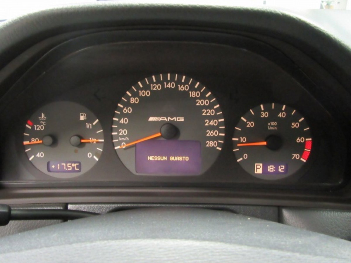 Mercedes-Benz Classe E 55 cat AMG (13)