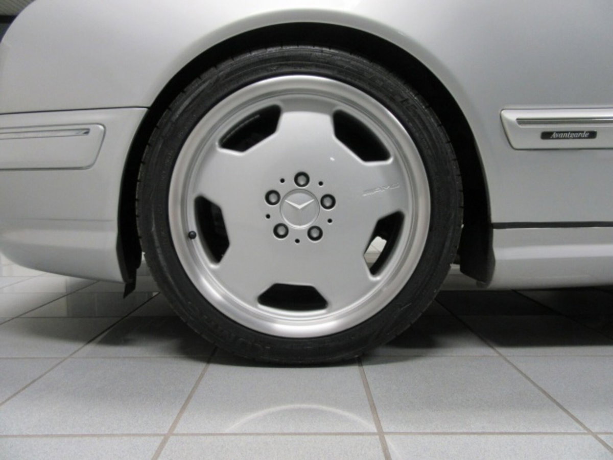 Mercedes-Benz Classe E 55 cat AMG (2)